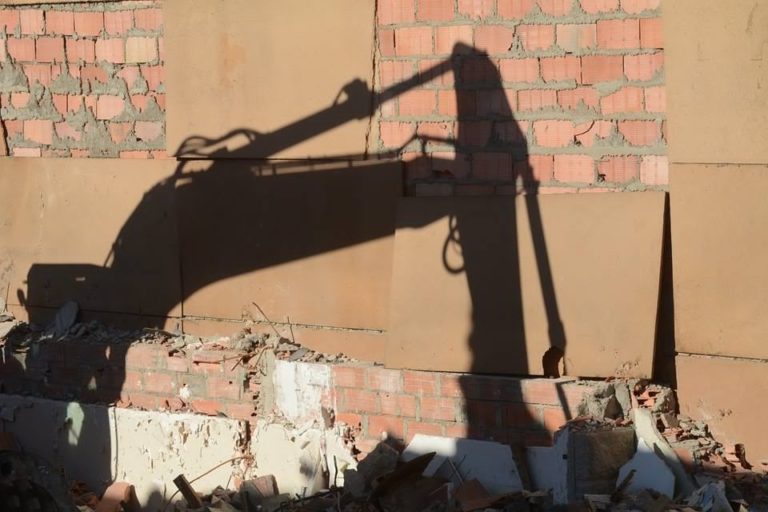 Ceny likvidace nemovitosti. Na kolik vyjde demolice domu?