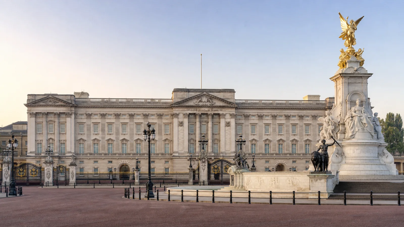 Původní redakční ilustrace hlavního průčelí Buckingham Palace v Londýně