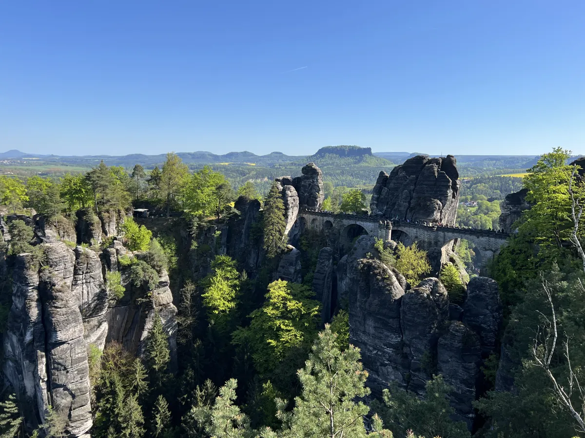 Most Bastei – skutečná fotografie z Wikimedia