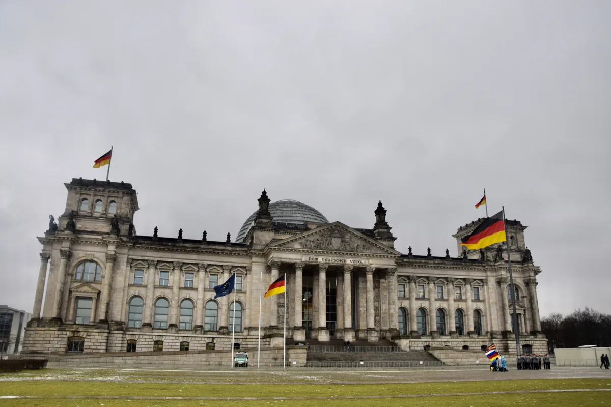 Reichstag v Berlíně – skutečná fotografie z Wikimedia
